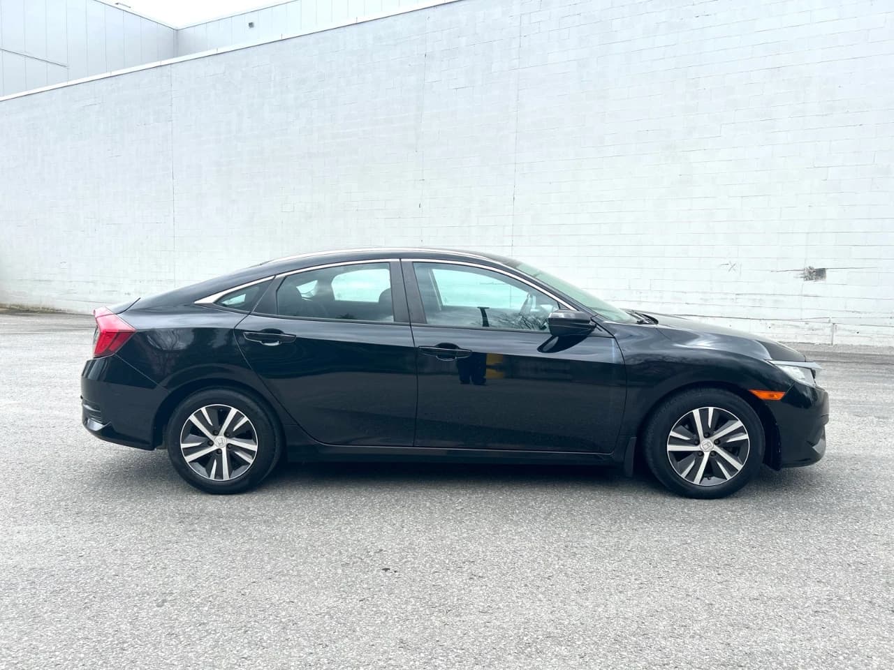 2017 Honda Civic Sedan - Image 6
