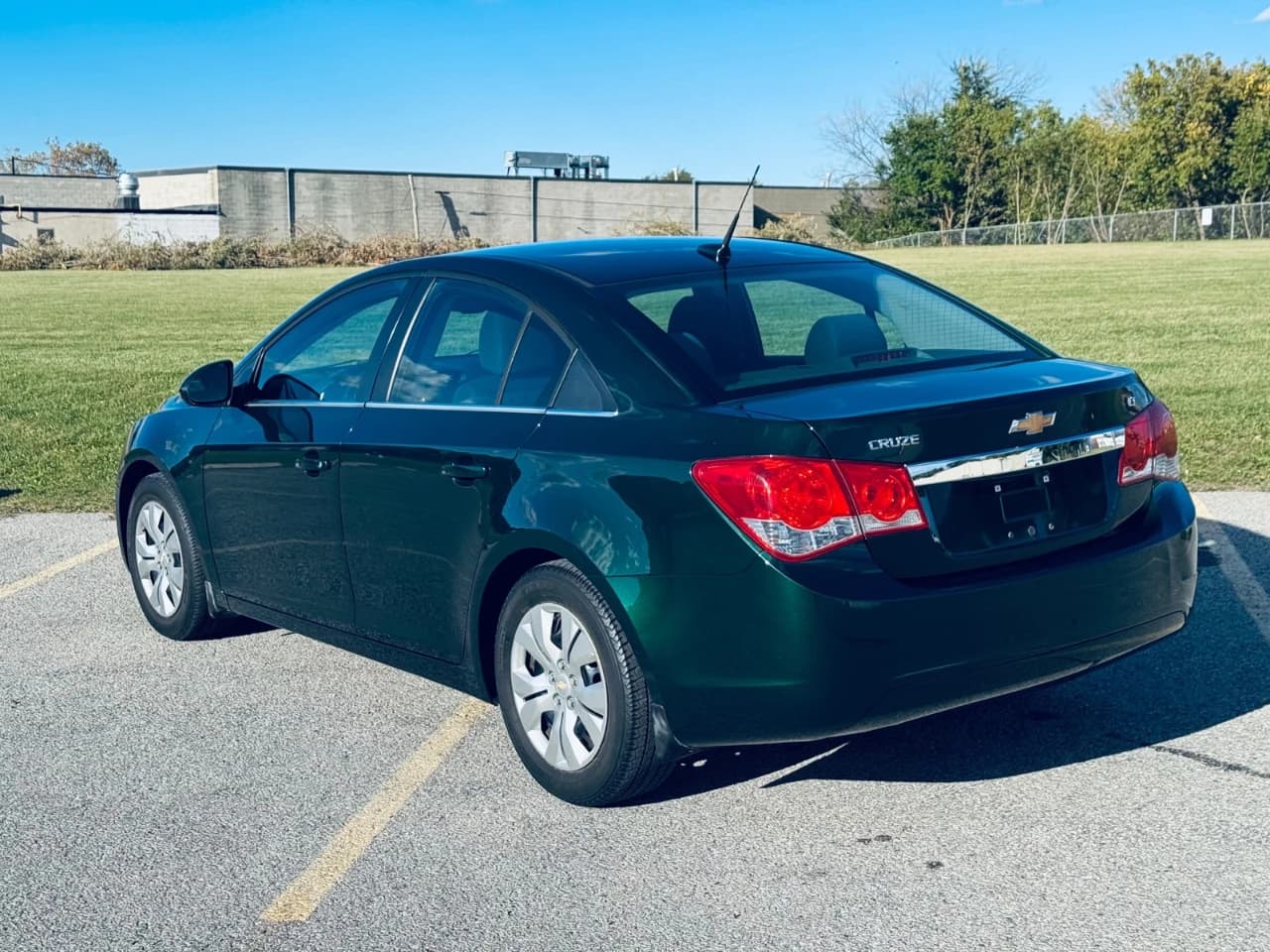 2014 Chevrolet Cruze - Image 2