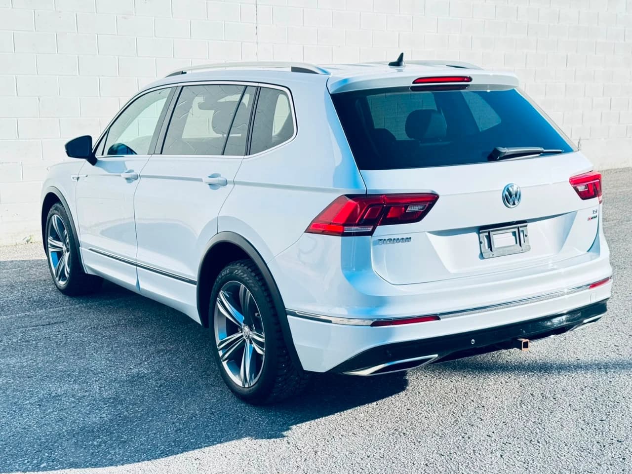 2018 Volkswagen Tiguan - Image 7