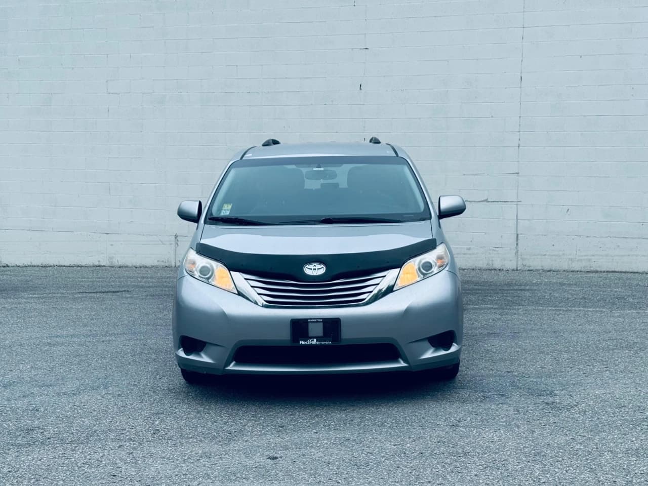2017 Toyota Sienna - Image 4