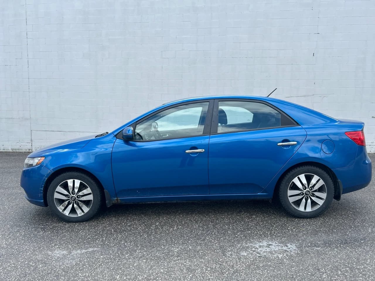 2013 Kia Forte - Image 2