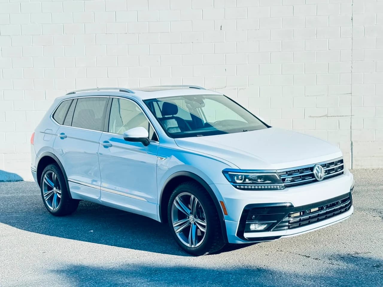 2018 Volkswagen Tiguan - Image 8