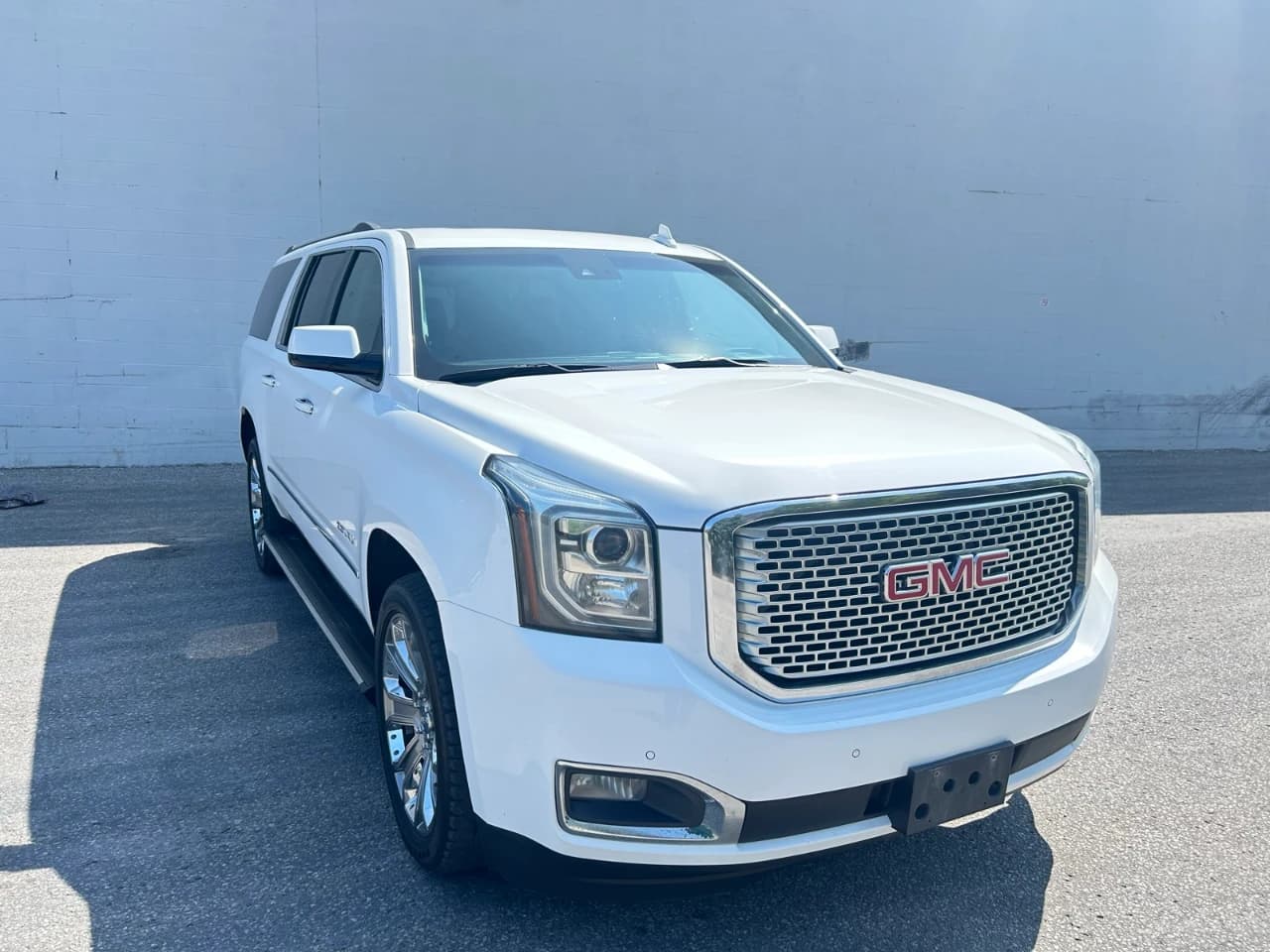 2016 GMC Yukon XL - Image 1