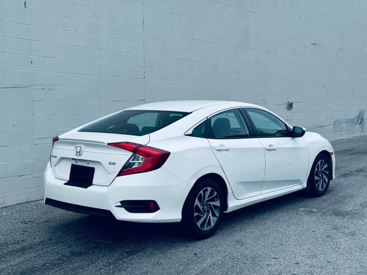 2018 Honda Civic Sedan - Image 2