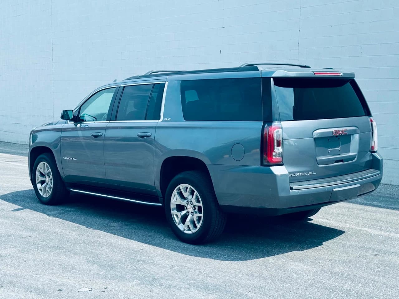 2020 GMC Yukon XL - Image 3