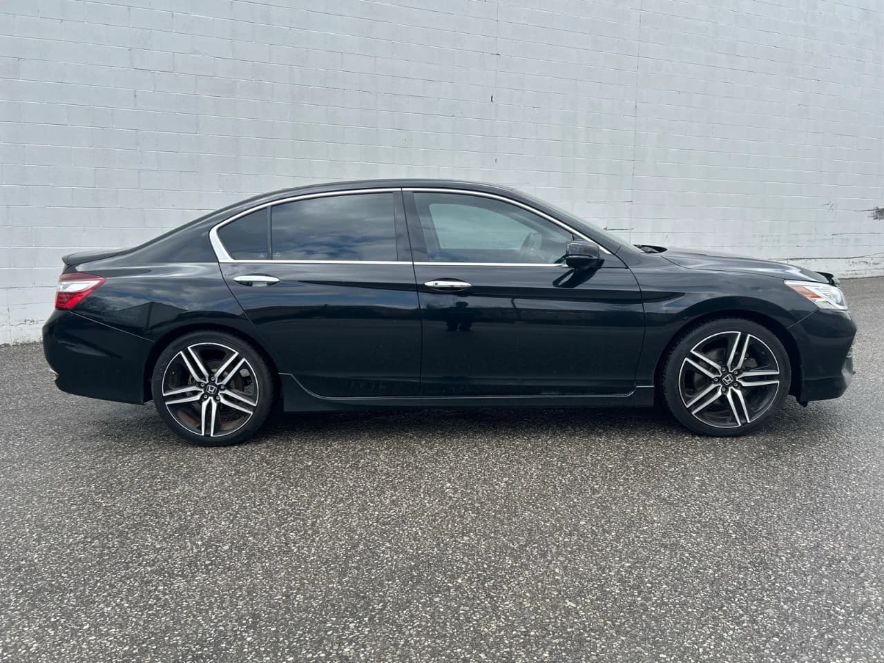 2016 Honda Accord Sedan - Image 3