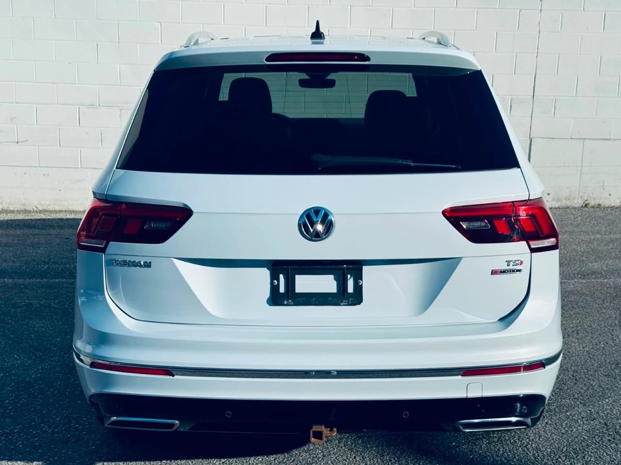2018 Volkswagen Tiguan - Image 6