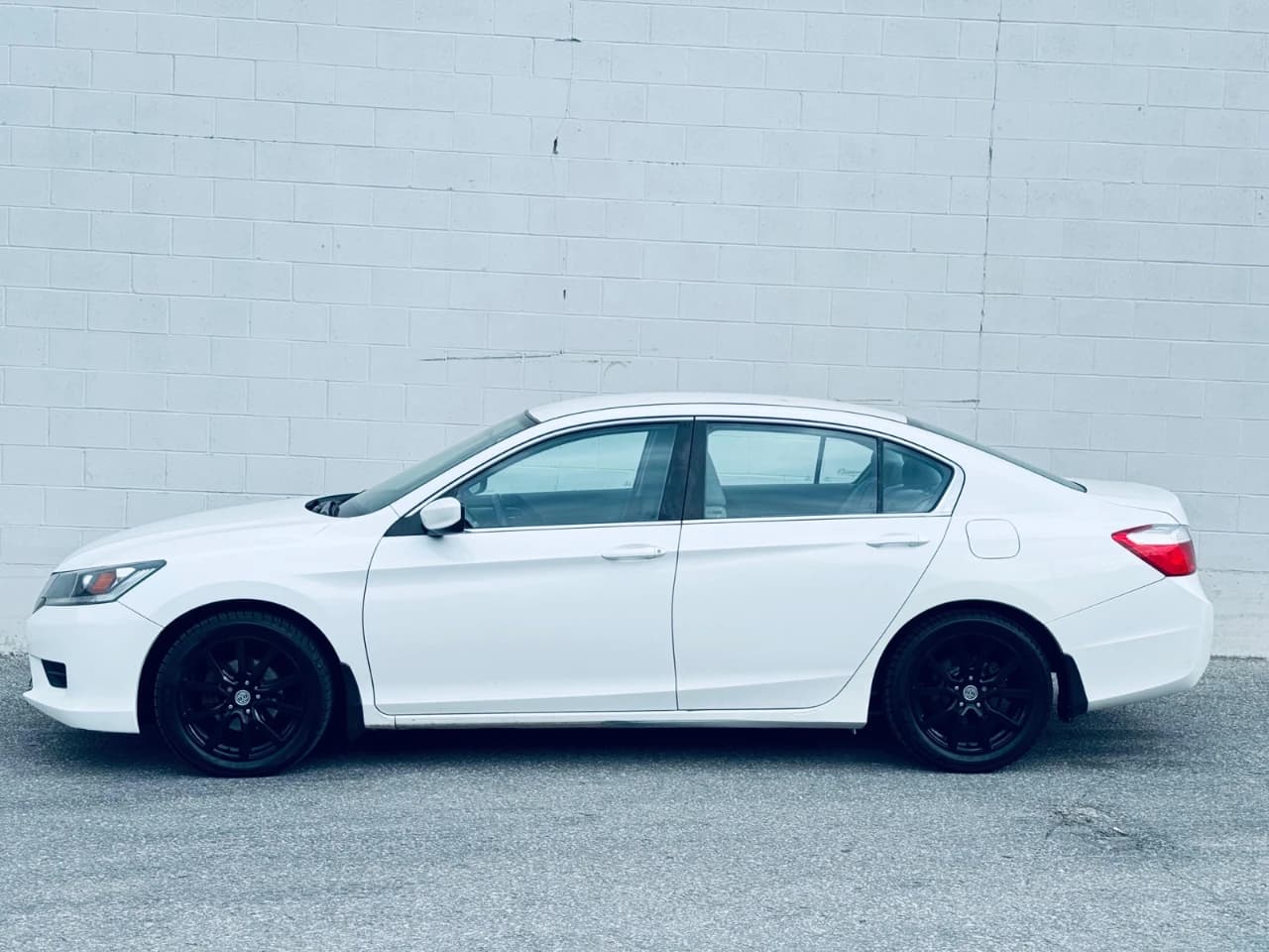 2014 Honda Accord Sedan - Image 5