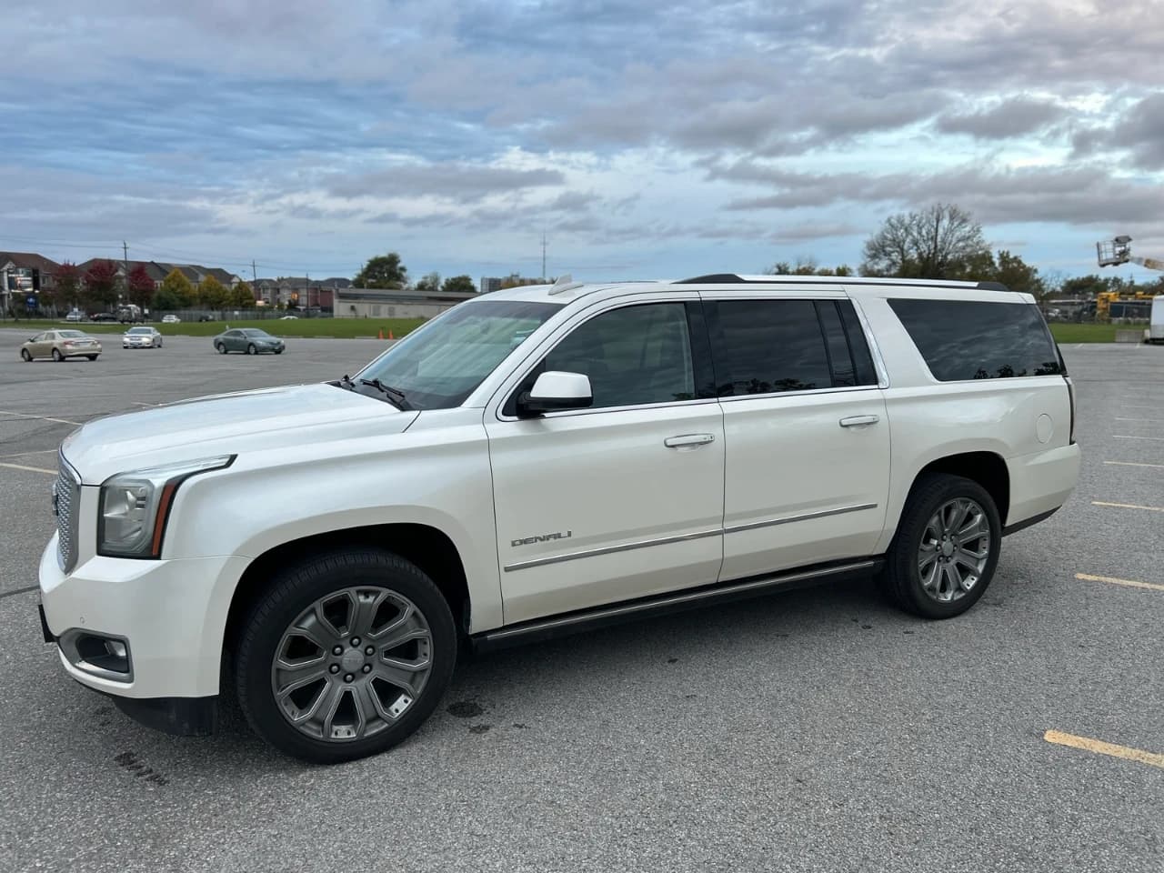 2015 GMC Yukon XL - Image 7