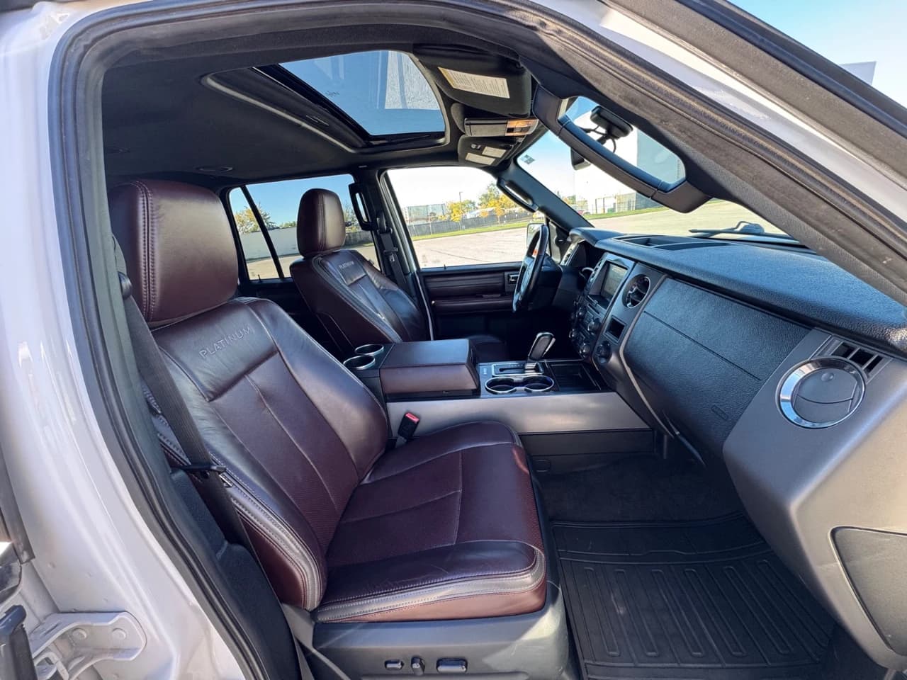 2016 Ford Expedition - Image 10