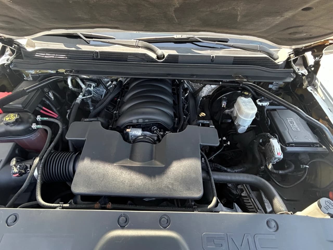 2016 GMC Yukon XL - Image 18