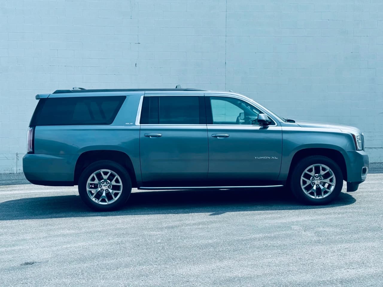 2020 GMC Yukon XL - Image 6