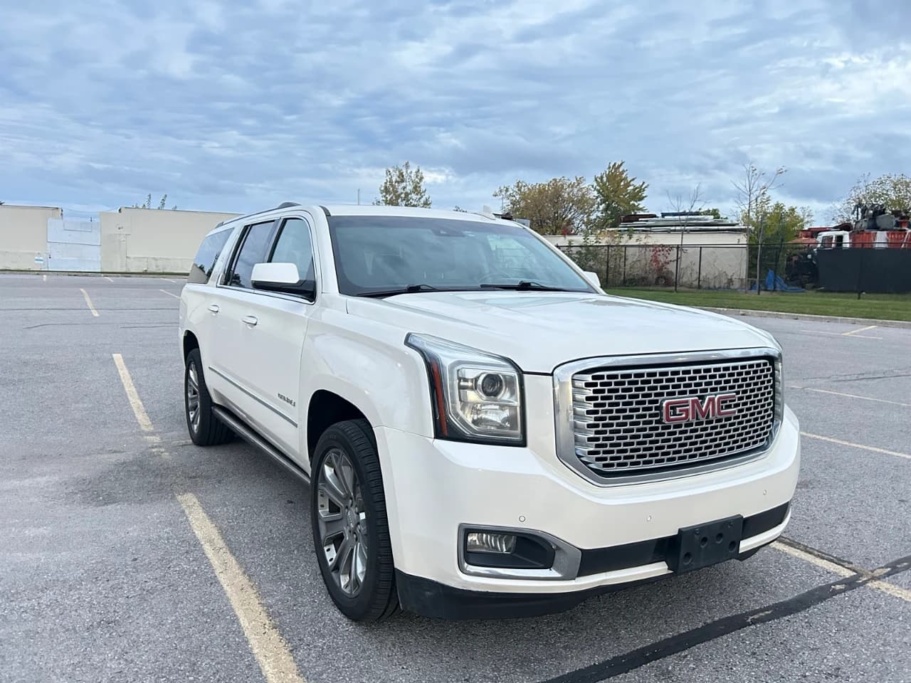2015 GMC Yukon XL - Image 15