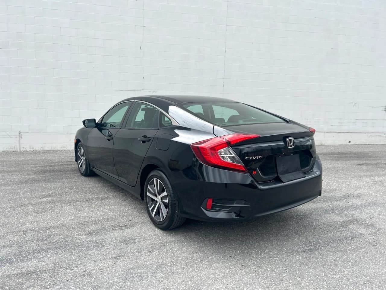 2017 Honda Civic Sedan - Image 11