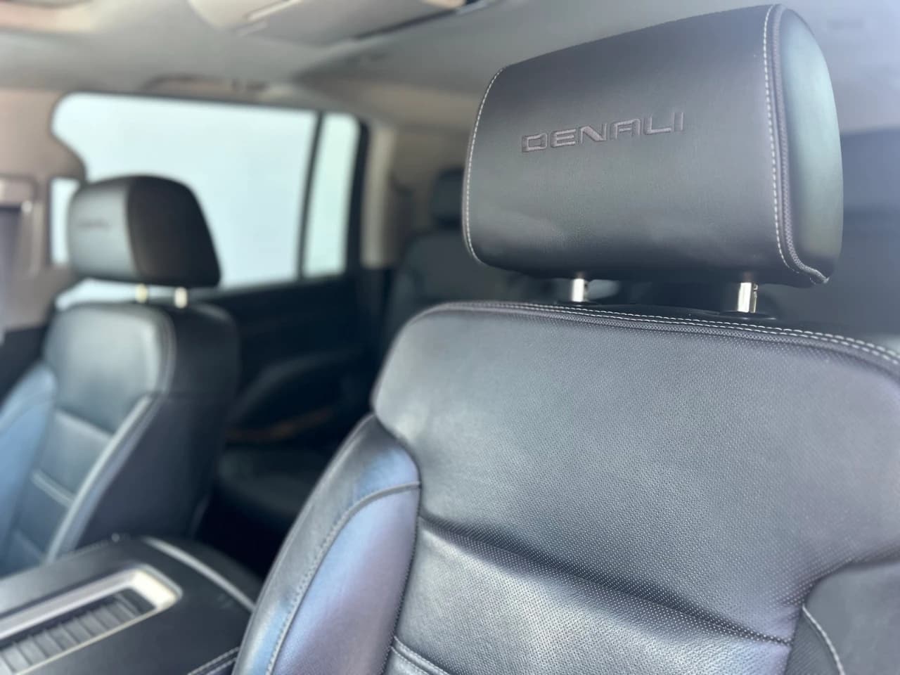 2016 GMC Yukon XL - Image 14