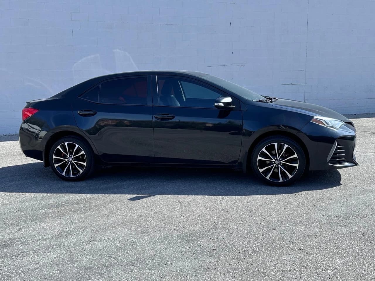 2018 Toyota Corolla - Image 2