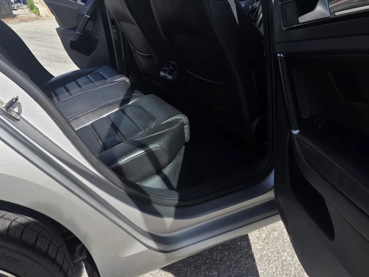 2015 Volkswagen Golf Sportwagon - Image 17