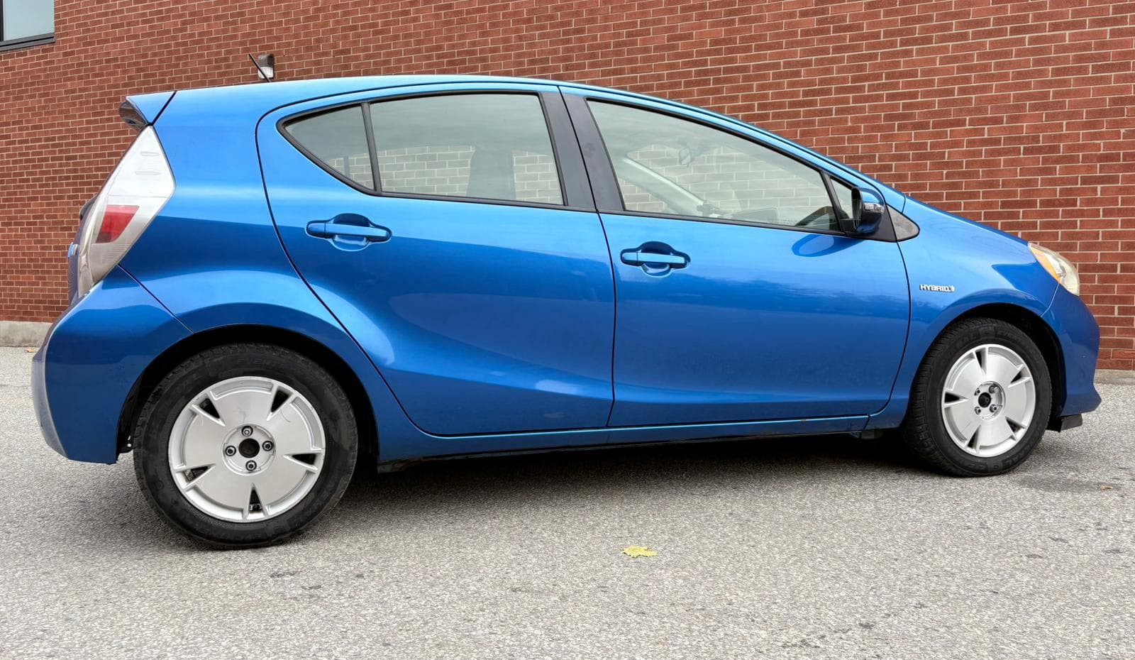 2013 Toyota Prius - Image 4