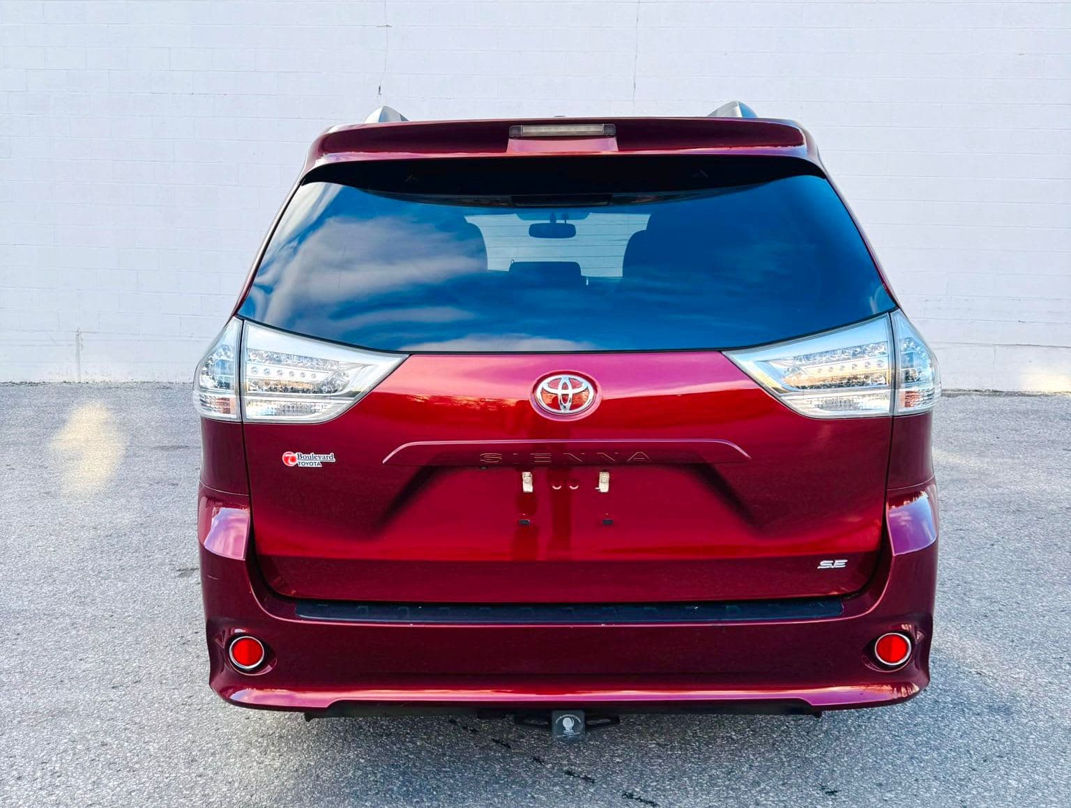 2017 Toyota Sienna - Image 6