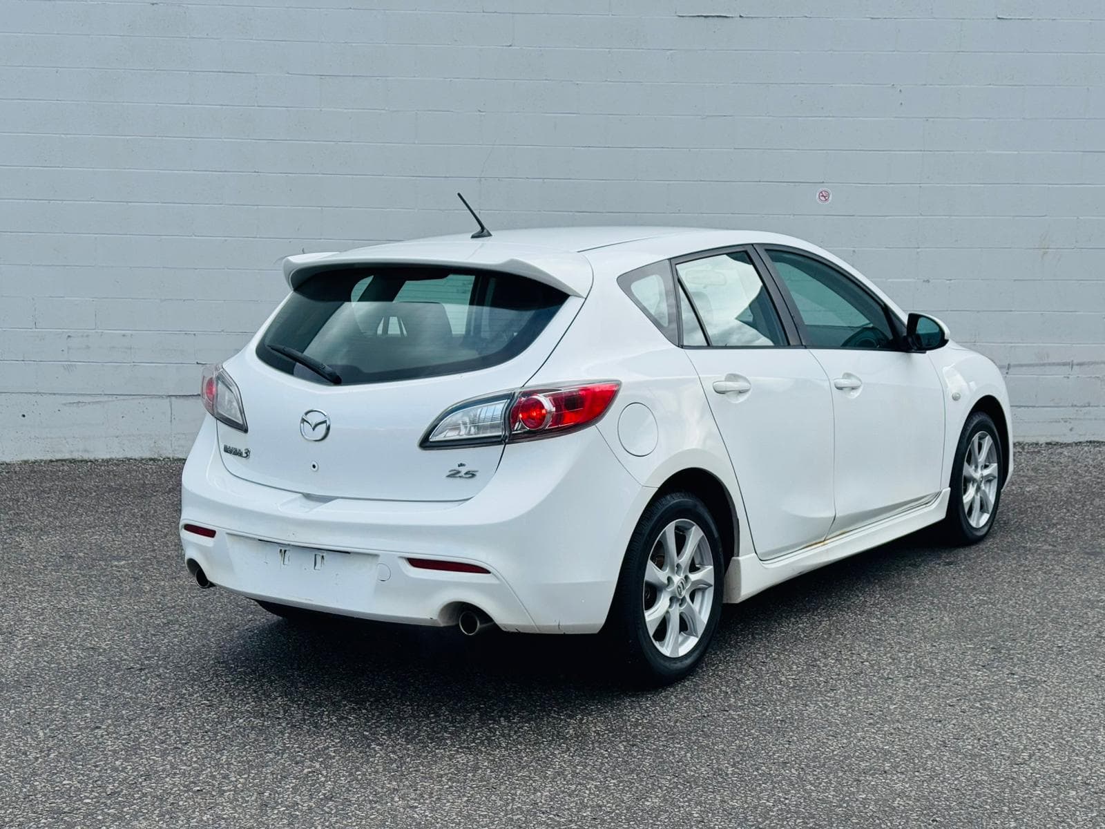 2010 Mazda Mazda 3 - Image 3