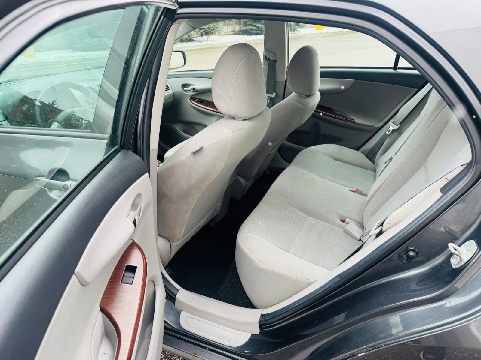 2011 Toyota Corolla - Image 11