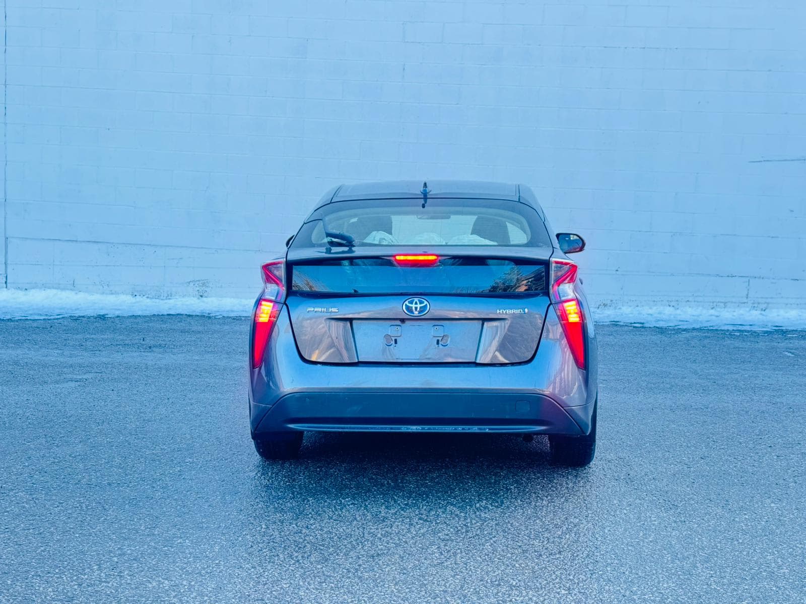 2017 Toyota Prius - Image 10